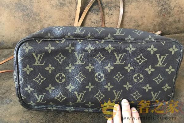LV牛皮单肩手提包底部实拍