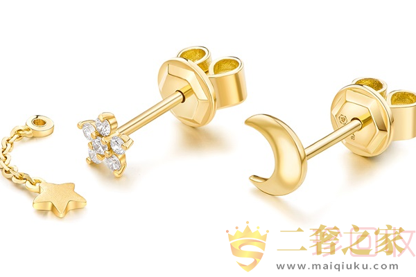 六福珠宝星星月亮18K金不对称彩金钻石耳钉