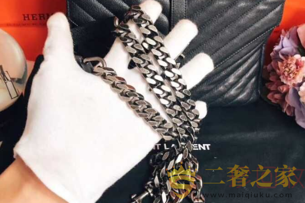 圣罗兰银扣山羊皮单肩邮差包链条实拍