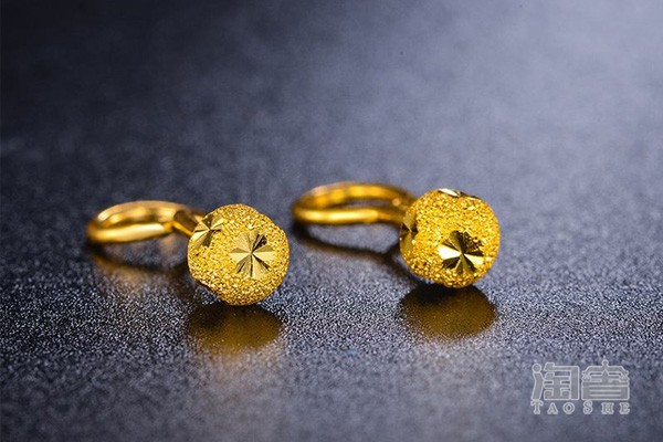 黄金耳环