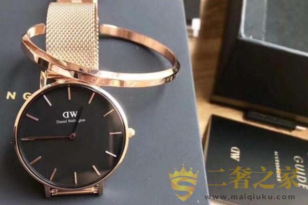 dw手表怎么鉴别真假 看完这份真假对比汗颜了