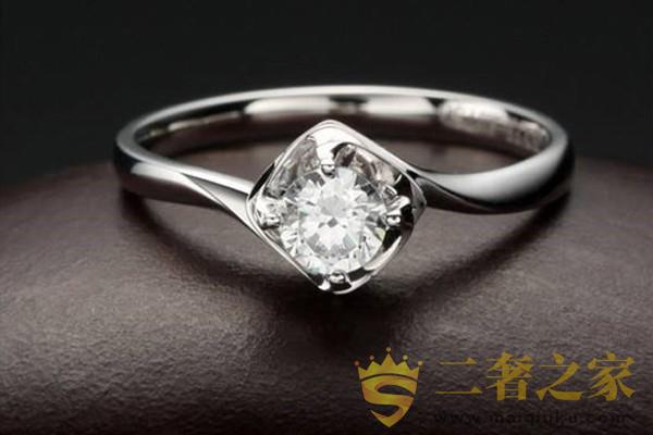 铂金订婚钻戒
