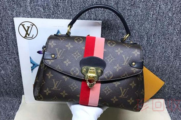 四角有磨损的lv的包回收多少钱一个